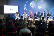 <p>Podczas Forum Ekonomicznego w Karpaczu Wrocław zorganizował dyskusję "Siła kobiet w STEM - fundamenty nowoczesnych firm"</p>